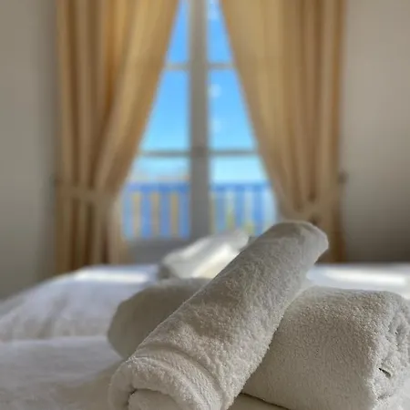 Emerald Isterni (Paros)